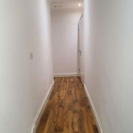 Beautiful Room In Lovely Flat London Eksteriør billede