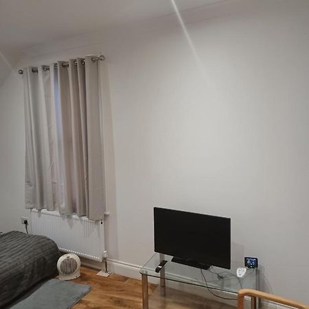 Beautiful Room In Lovely Flat London Eksteriør billede